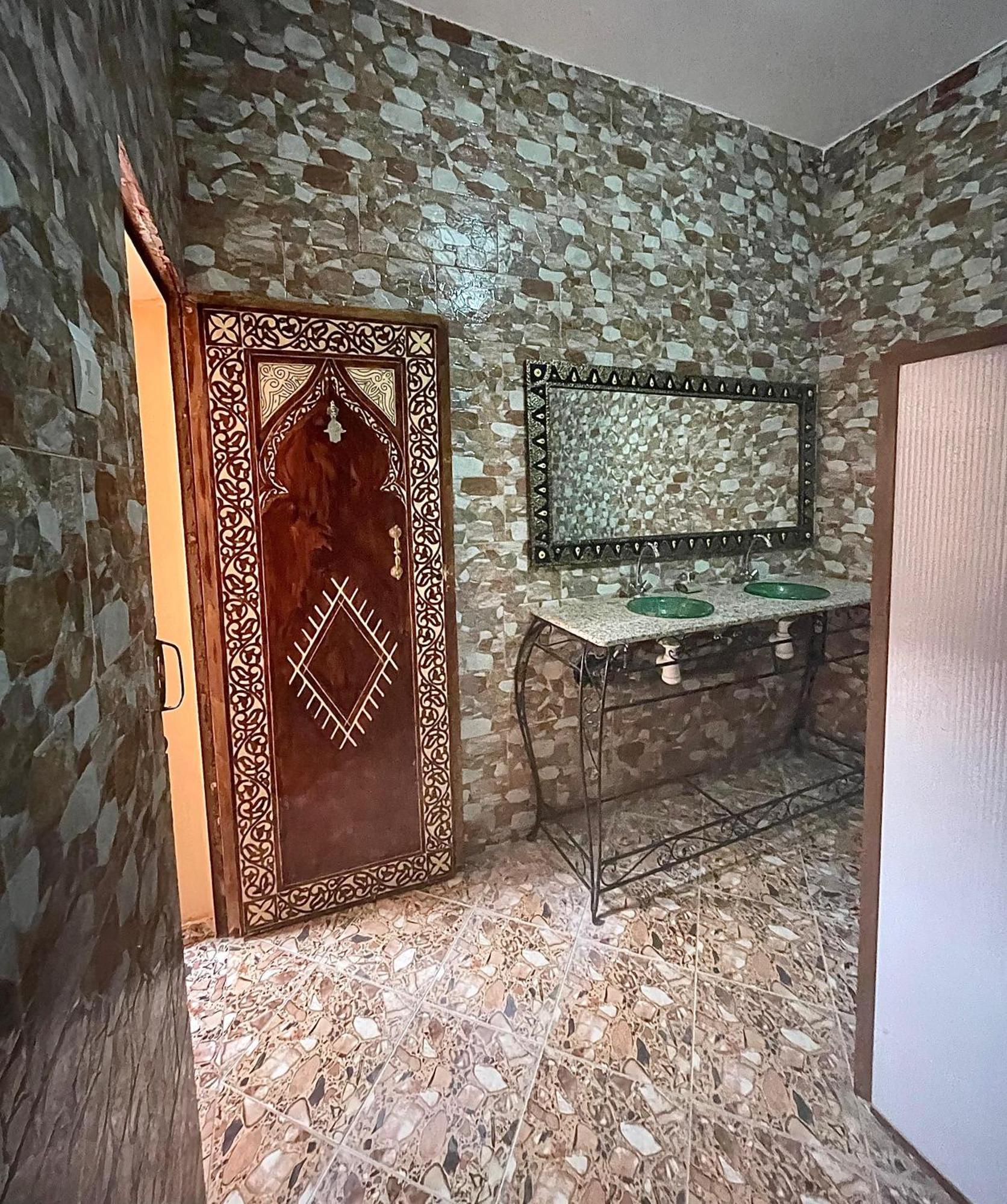 Dar Ilyana Hotel Ait Tiourhza Eksteriør billede